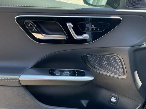 Used 2025 Mercedes-Benz C 300 4MATIC Sedan image 15