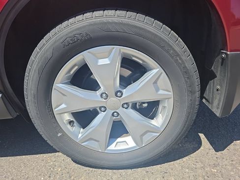 Used 2015 Subaru Forester 2.5i w/ Alloy Wheel Package AWD/4WD image 3