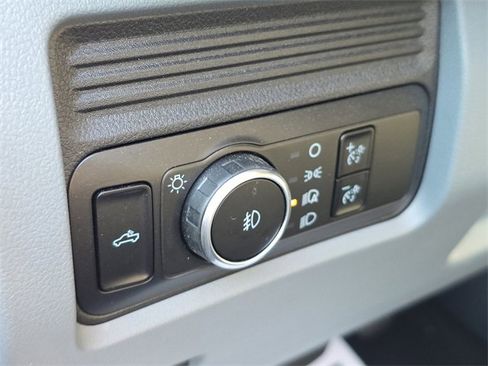 Used 2025 Ford F250 XLT image 13