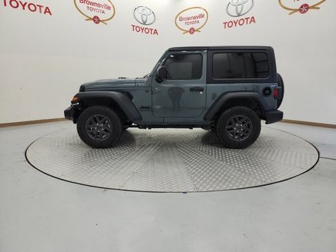 Used 2024 Jeep Wrangler Sport S image 5