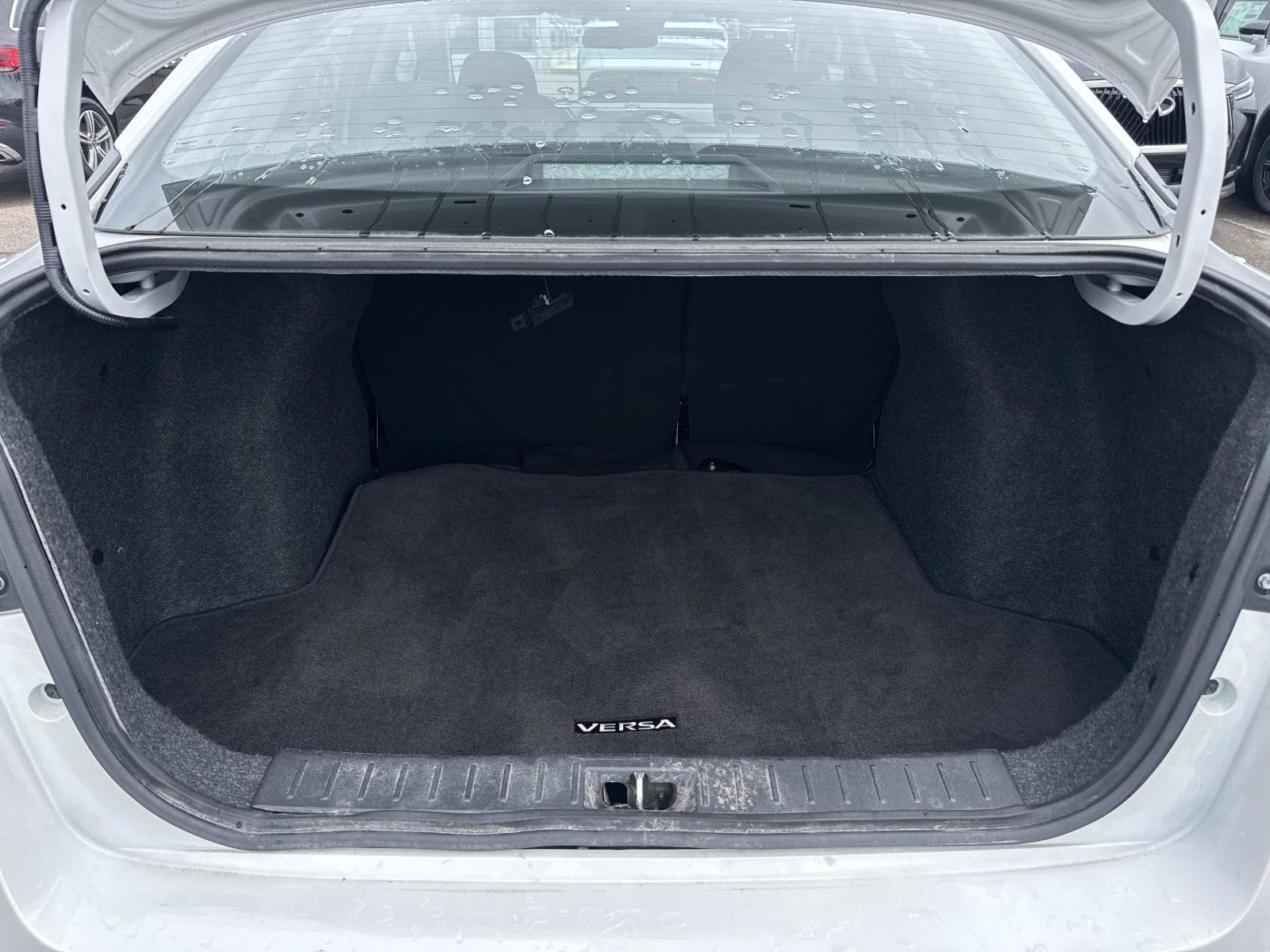 Used 2025 Nissan Versa SV FWD image 7