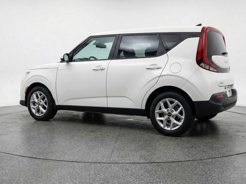 Used 2025 Kia Soul LX w/ LX Technology Package image 5