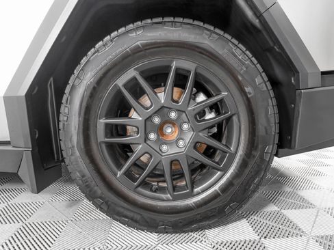 Used 2025 Tesla Cybertruck AWD Crew Cab image 35