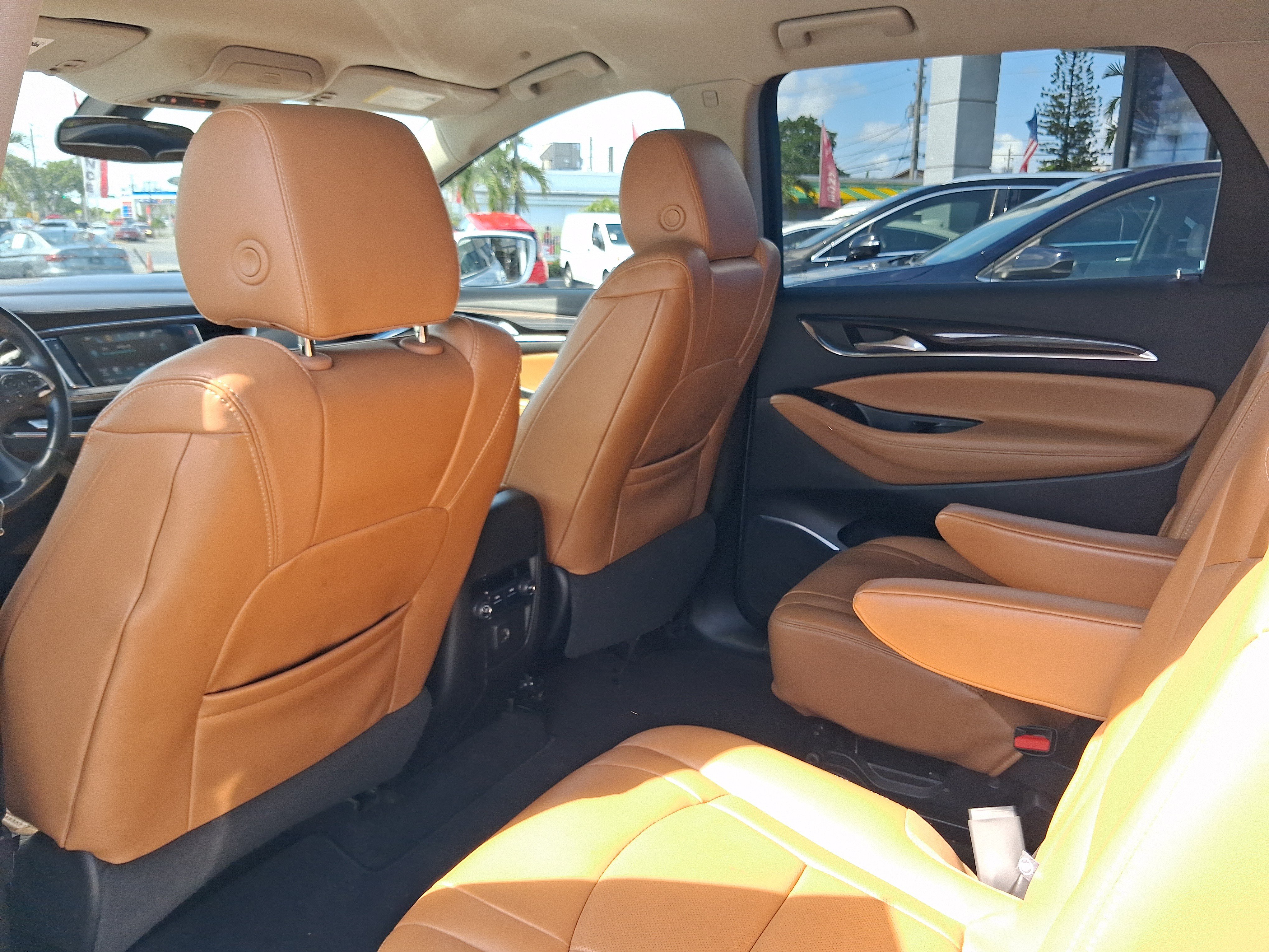 Used 2018 Buick Enclave Essence FWD image 19