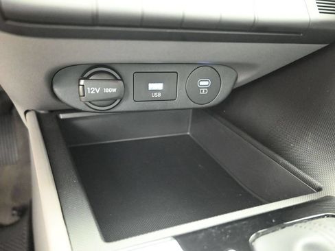 Certified 2024 Hyundai Elantra SEL FWD image 22