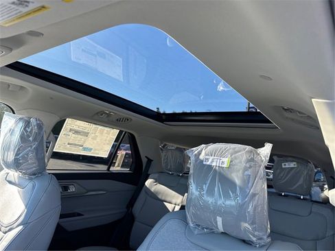 New 2026 Ford Explorer Active image 28