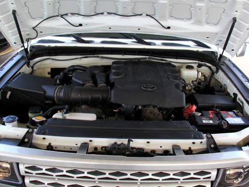 Used 2010 Toyota FJ Cruiser 4WD image 29