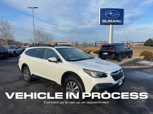 Used 2022 Subaru Outback Premium image 1