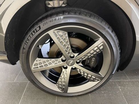 Used 2025 Genesis GV70 2.5T w/ Sport Prestige Package image 30