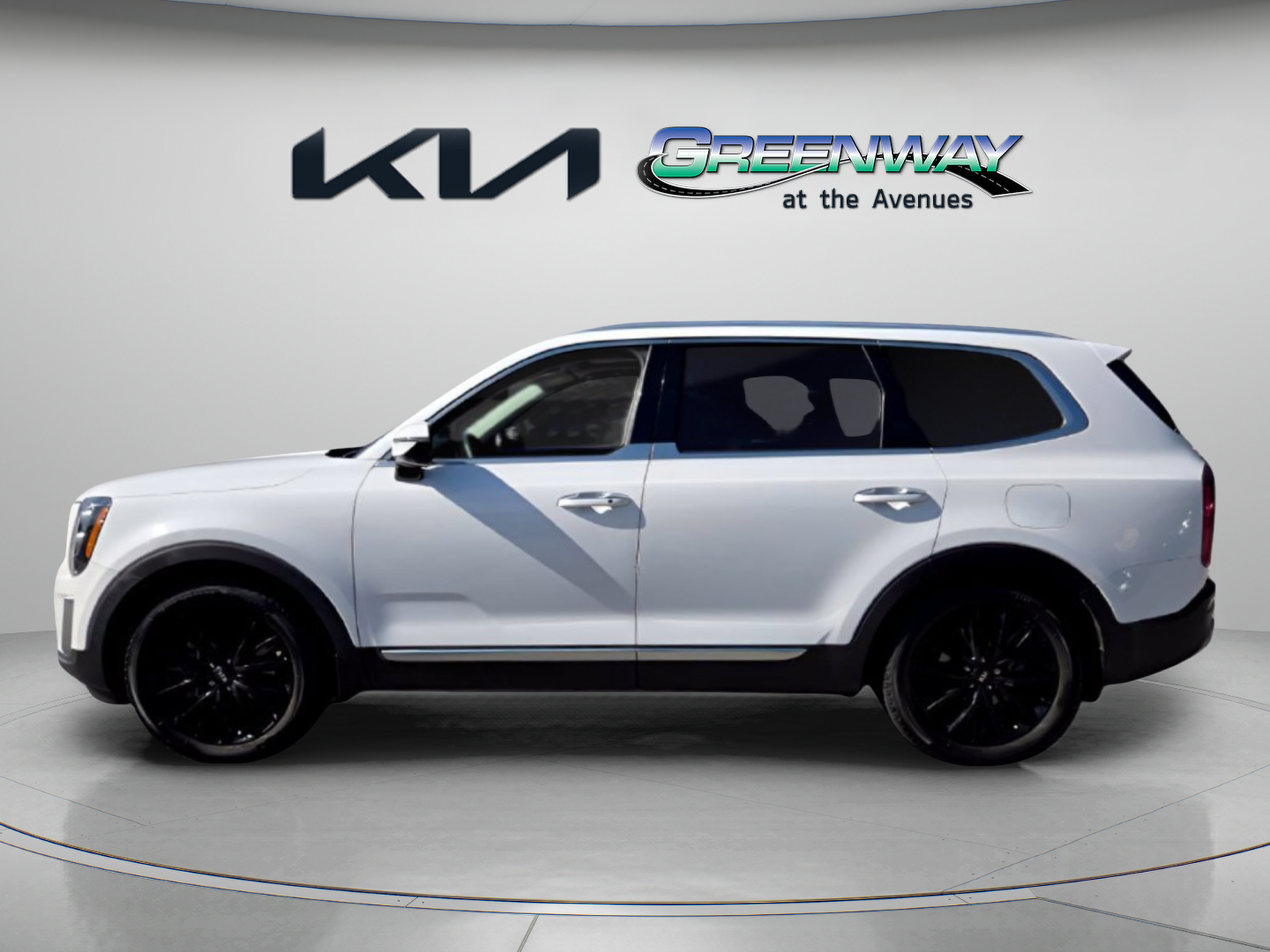 Used 2021 Kia Telluride SX w/ Towing Package FWD image 4