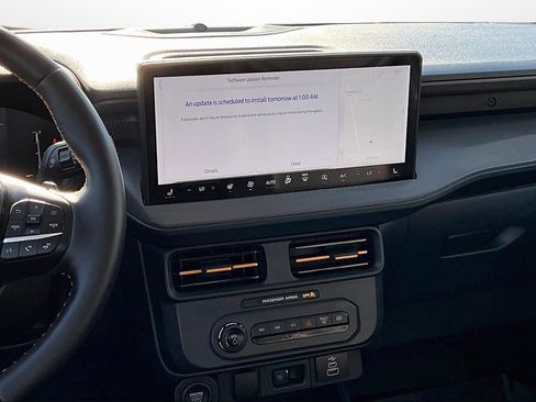 Used 2025 Ford Maverick Tremor image 6