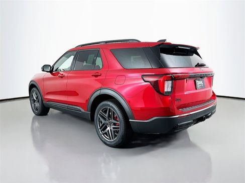 New 2026 Ford Explorer ST-Line w/ ST-Line Street Pack image 5