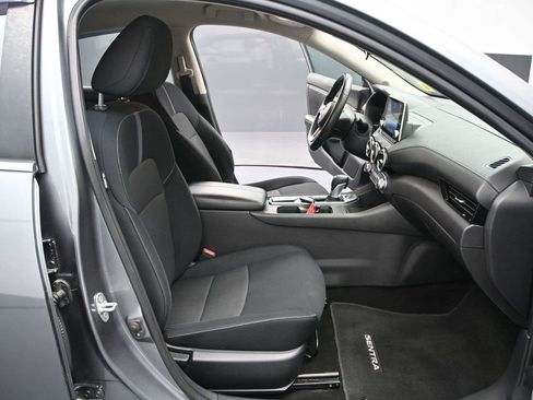 Used 2022 Nissan Sentra SV w/ All-Weather Package FWD image 17