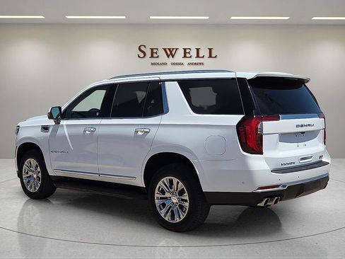Used 2025 GMC Yukon Denali AWD/4WD image 3