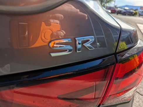 Used 2022 Nissan Sentra SR w/ SR Premium Package image 27