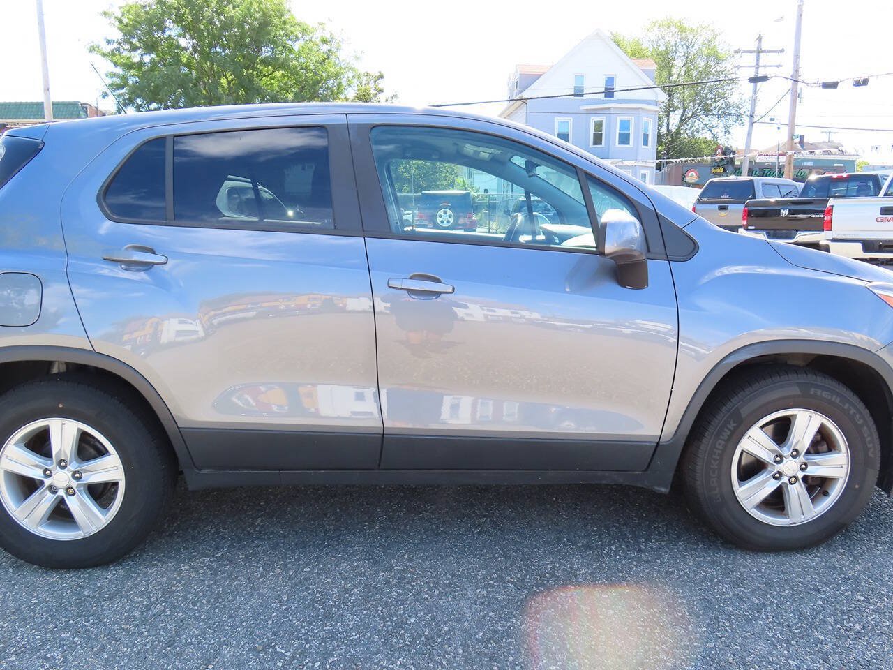 Used 2020 Chevrolet Trax LS w/ Tint and Cruise Package FWD image 7