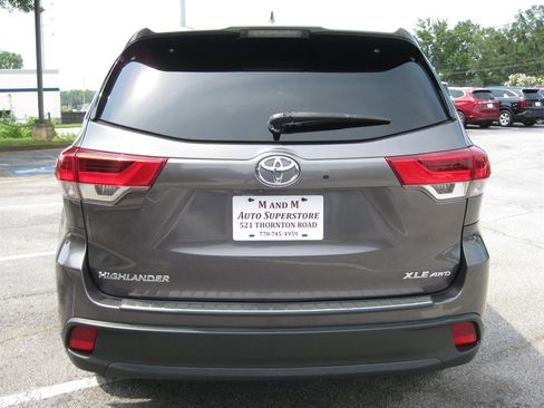 Used 2017 Toyota Highlander XLE AWD/4WD image 6