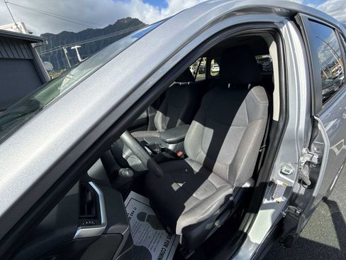 Used 2023 Toyota RAV4 LE FWD image 12
