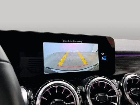 Certified 2023 Mercedes-Benz GLB 250 image 23