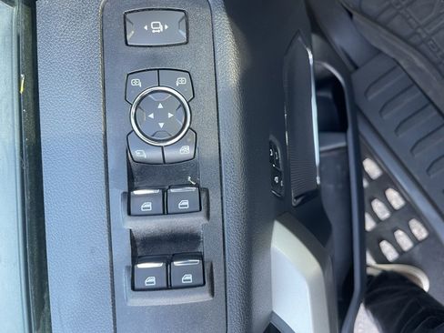 Used 2022 Ford F250 Lariat w/ Tremor Off-Road Package image 38