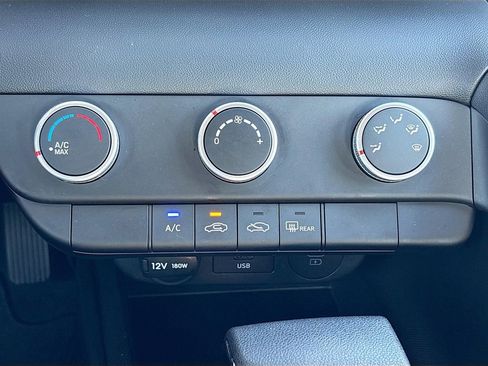 Certified 2025 Hyundai Elantra SE image 15