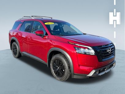 Used 2024 Nissan Pathfinder SL