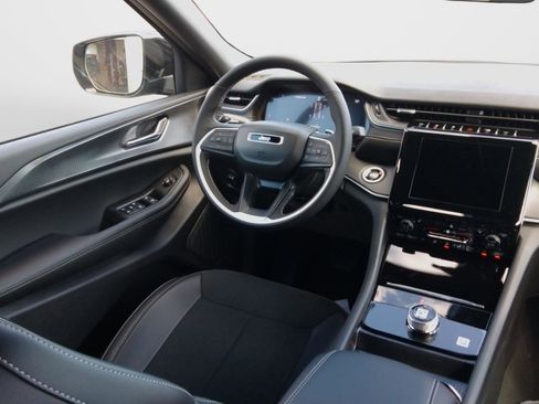 New 2025 Jeep Grand Cherokee Altitude image 26