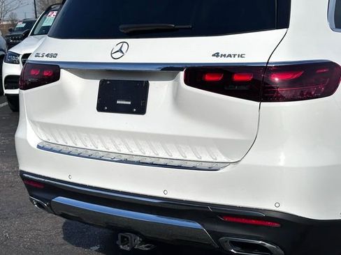 Used 2024 Mercedes-Benz GLS 450 4MATIC image 12