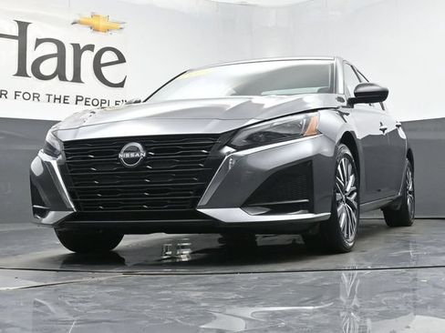 Used 2025 Nissan Altima 2.5 SV AWD/4WD image 4