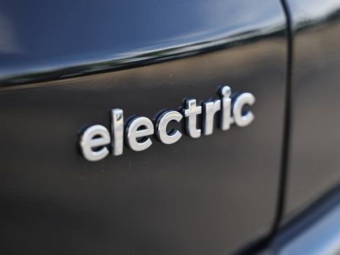 Used 2023 Hyundai Kona SE FWD image 11