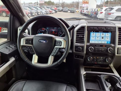 Used 2018 Ford F250 Lariat w/ Lariat Value Package image 8