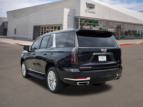 Used 2025 Cadillac Escalade Premium Luxury image 3