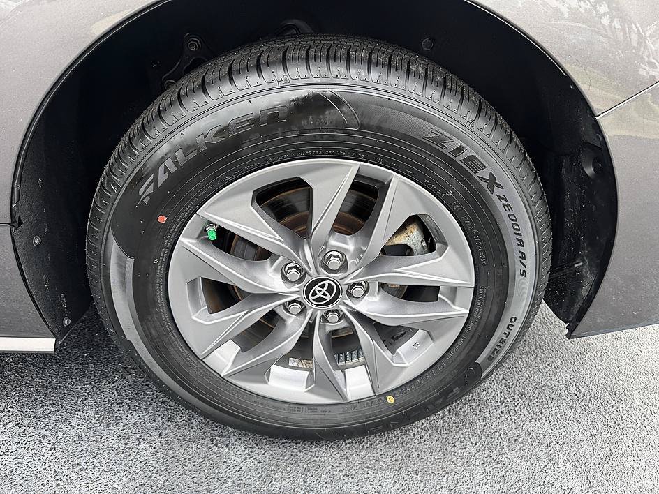 Certified 2022 Toyota Sienna XLE FWD image 28