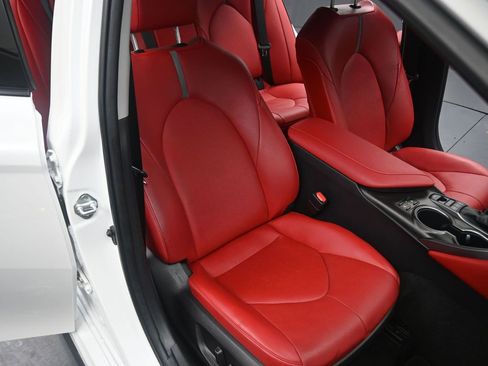 Used 2023 Toyota Camry XSE image 12