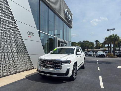 Used 2021 GMC Acadia Denali w/ Denali Technology Package FWD image 2
