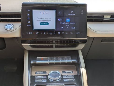 Used 2024 Lincoln Nautilus Reserve image 12