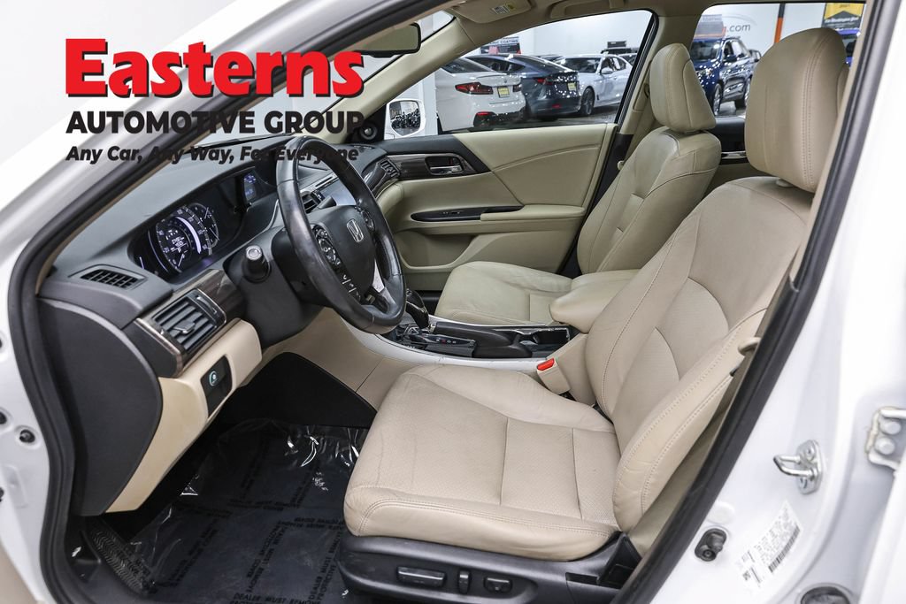 Used 2017 Honda Accord EX-L image 16