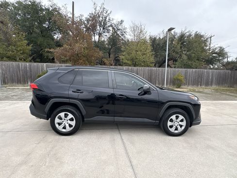 Used 2021 Toyota RAV4 LE image 24