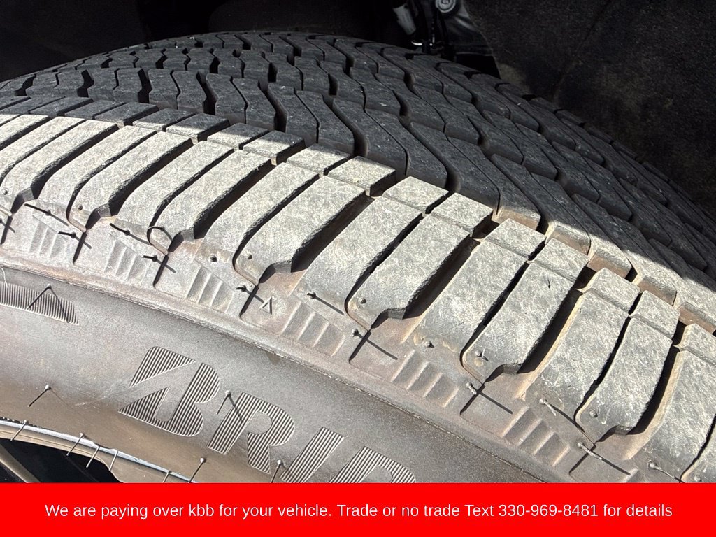 Used 2025 Chevrolet Tahoe Premier AWD/4WD image 16