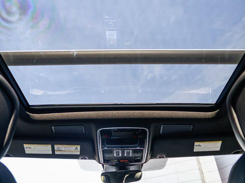 Used 2021 Land Rover Range Rover Westminster Edition image 16