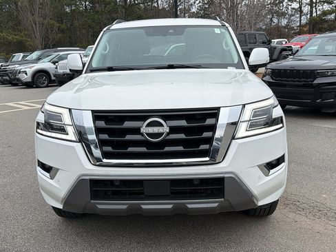 Used 2022 Nissan Armada SV w/ SV Appearance Package image 3