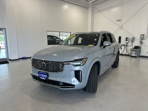 Used 2025 Volvo XC90 B6 Plus AWD/4WD image 10