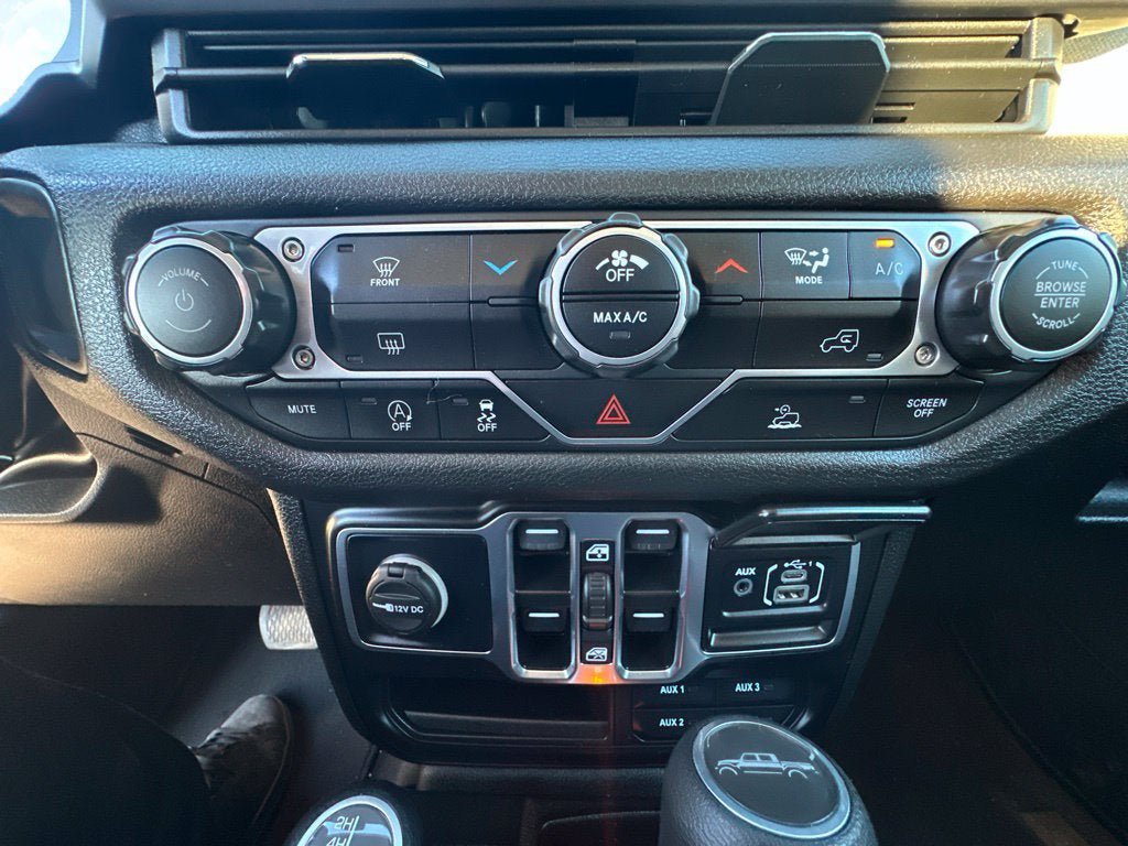 Used 2025 Jeep Gladiator Sport AWD/4WD image 13