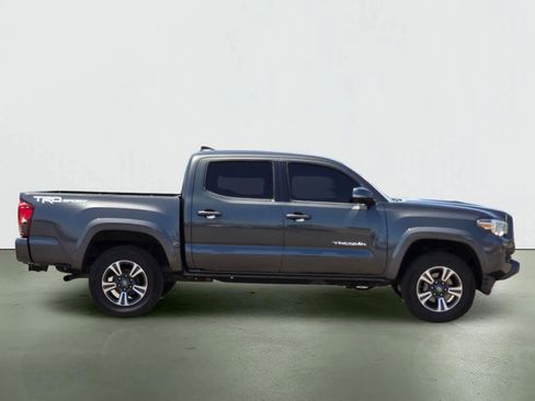 Used 2019 Toyota Tacoma TRD Sport w/ TRD Premium Sport Package RWD image 7
