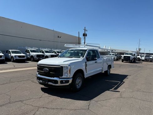 New 2026 Ford F250 XL w/ XL Chrome Package image 5