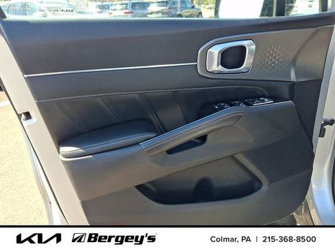 Used 2022 Kia Sorento SX image 16