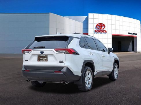 Used 2021 Toyota RAV4 XLE w/ Convenience Package AWD/4WD image 10