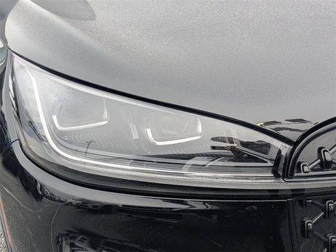 Used 2025 Lincoln Aviator Reserve w/ Equipment Group 201A image 9