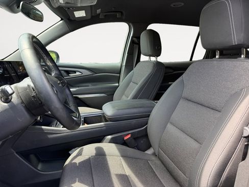 Used 2026 Chevrolet Traverse LT w/ Midnight/Sport Edition AWD/4WD image 4