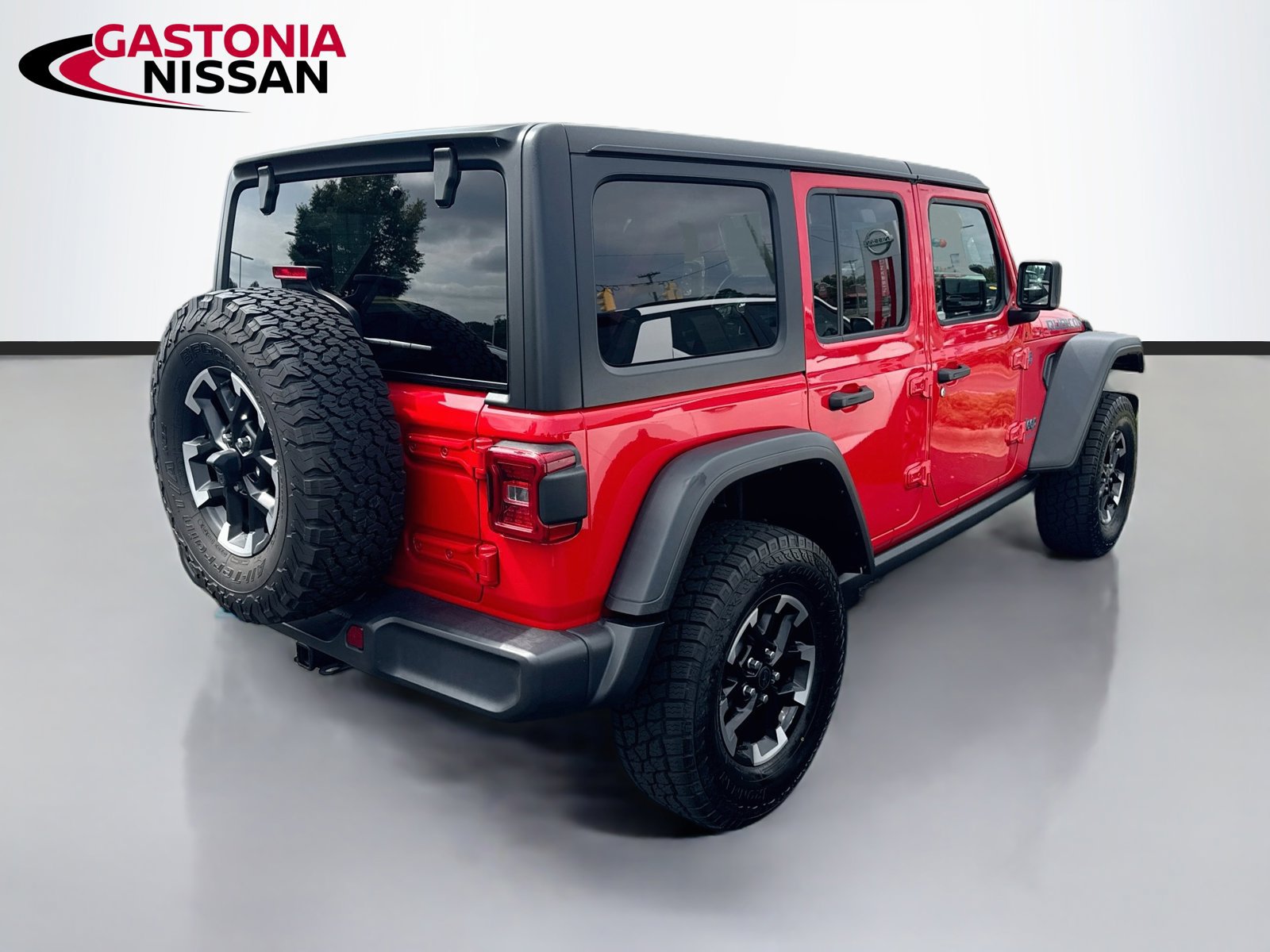 Used 2024 Jeep Wrangler Unlimited Rubicon 4xe AWD/4WD image 9